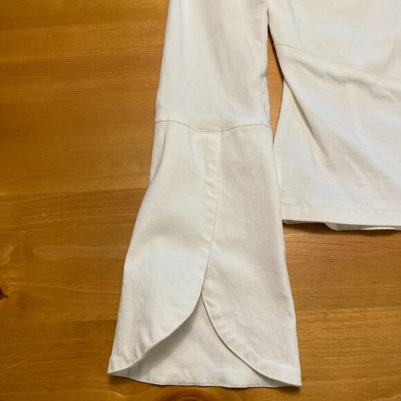 Unique Dollface White Top - Picture 4 of 7